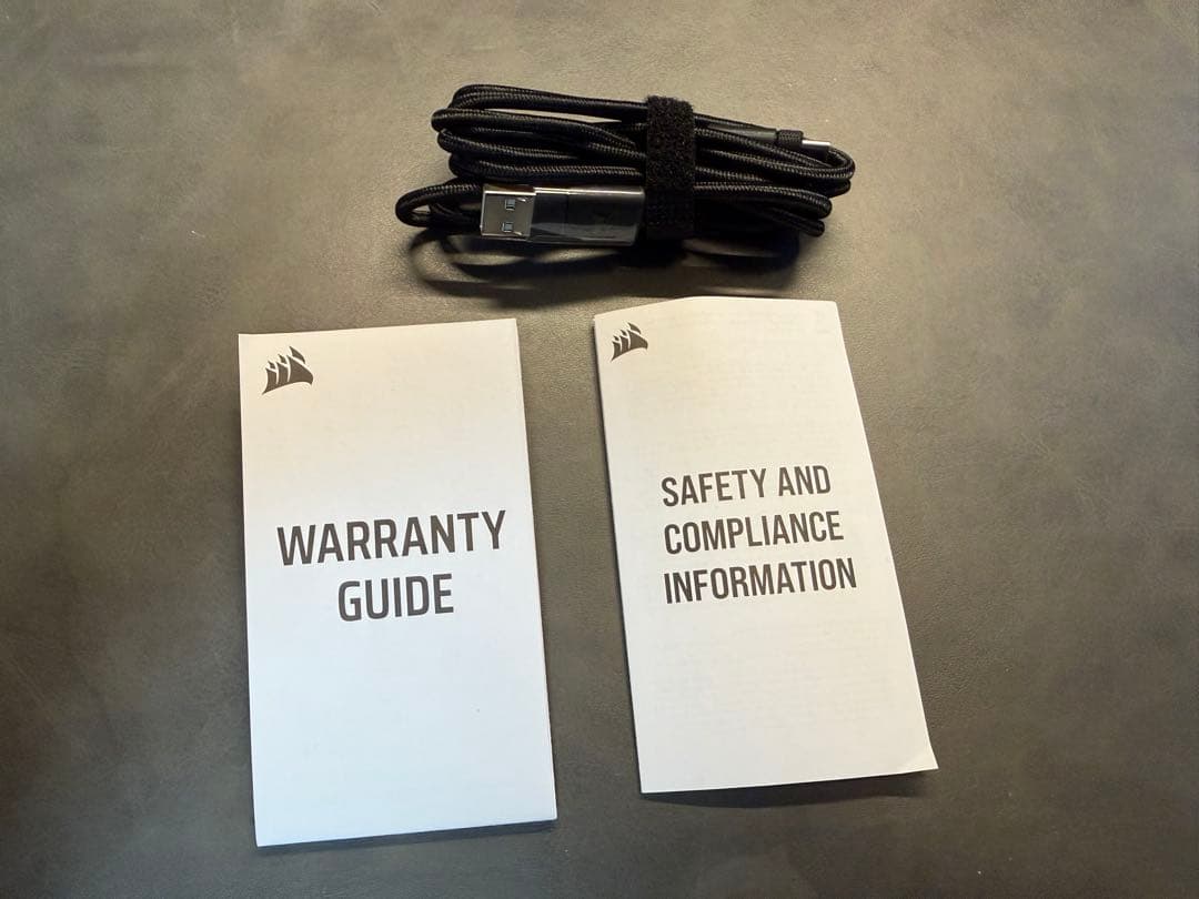 CORSAIR K70 PRO TKL 交換用キーキャップ2種付き