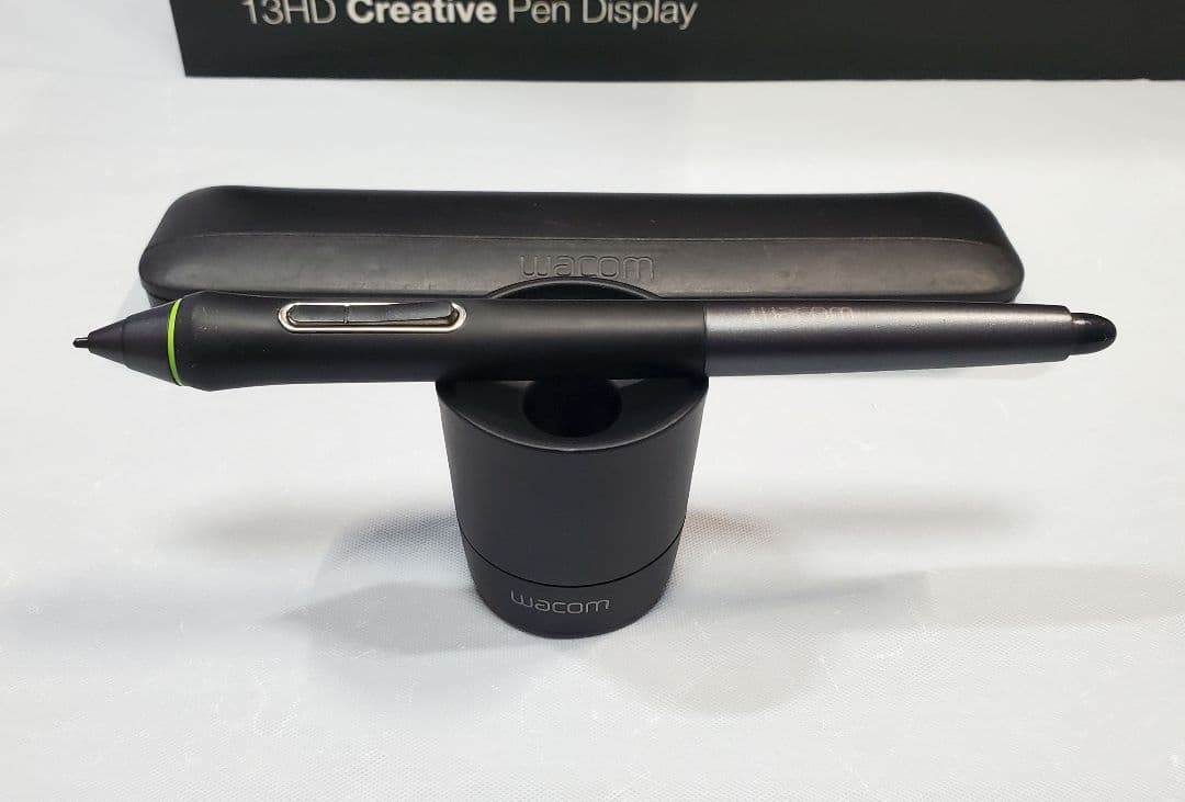 ワコム液タブ 13.3フルHD液晶 Cintiq13HD DTK-1301/K0