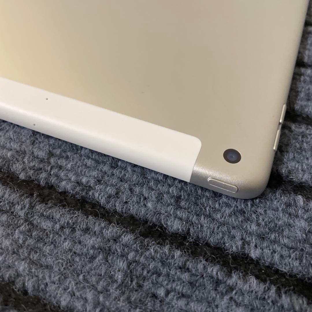 180 iPad 8世代 32GB SIMフリー シルバー