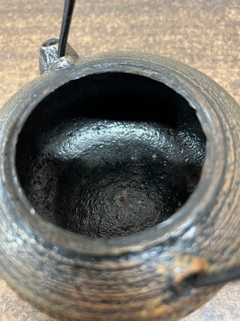 A2【used】鉄瓶 砂鉄 南部鉄器 岩鋳 急須