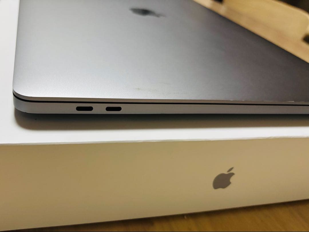 MacBookpro 2019 16インチ 16GB core i7 512GB