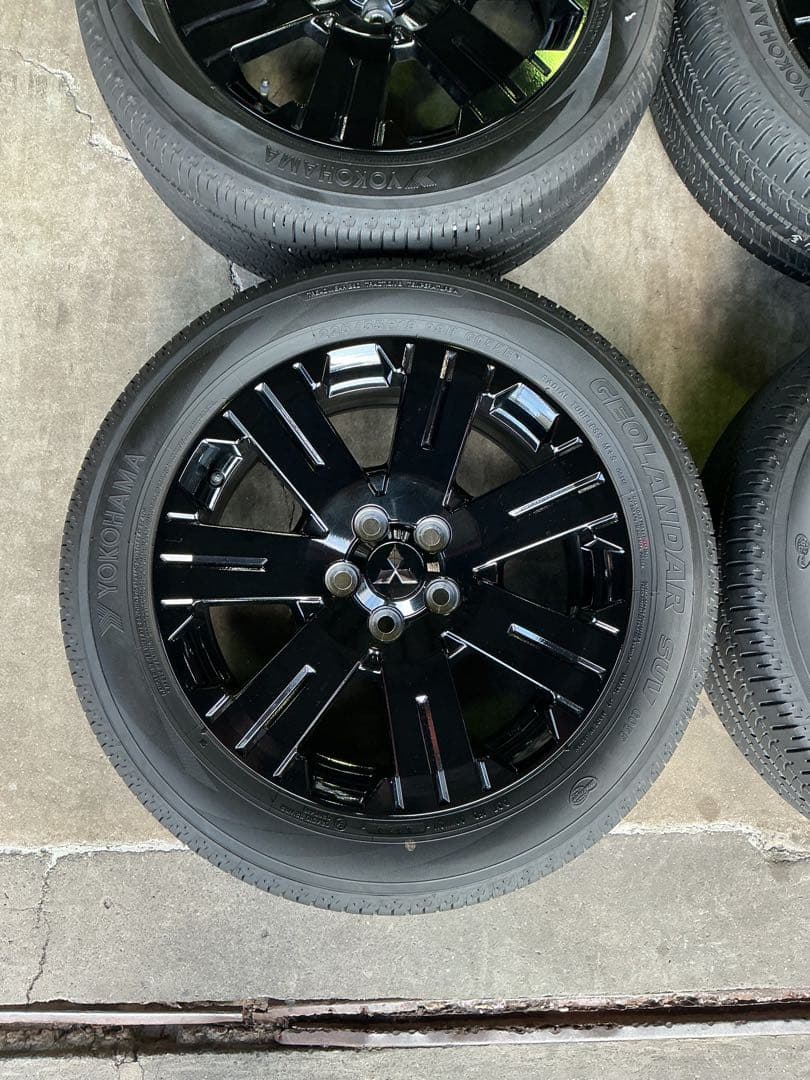 デリカD5 純正 シャモニー 限定ブラックホイール 純正ナット付属