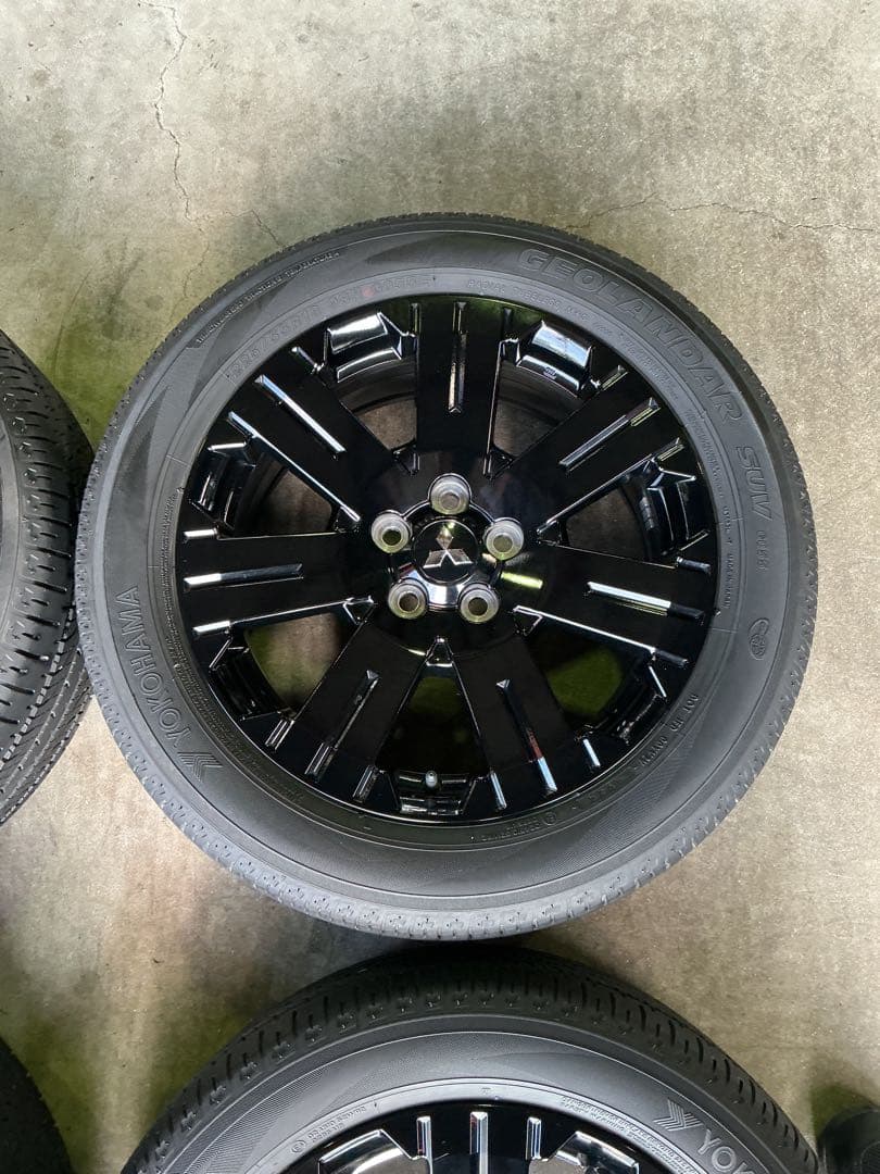 デリカD5 純正 シャモニー 限定ブラックホイール 純正ナット付属