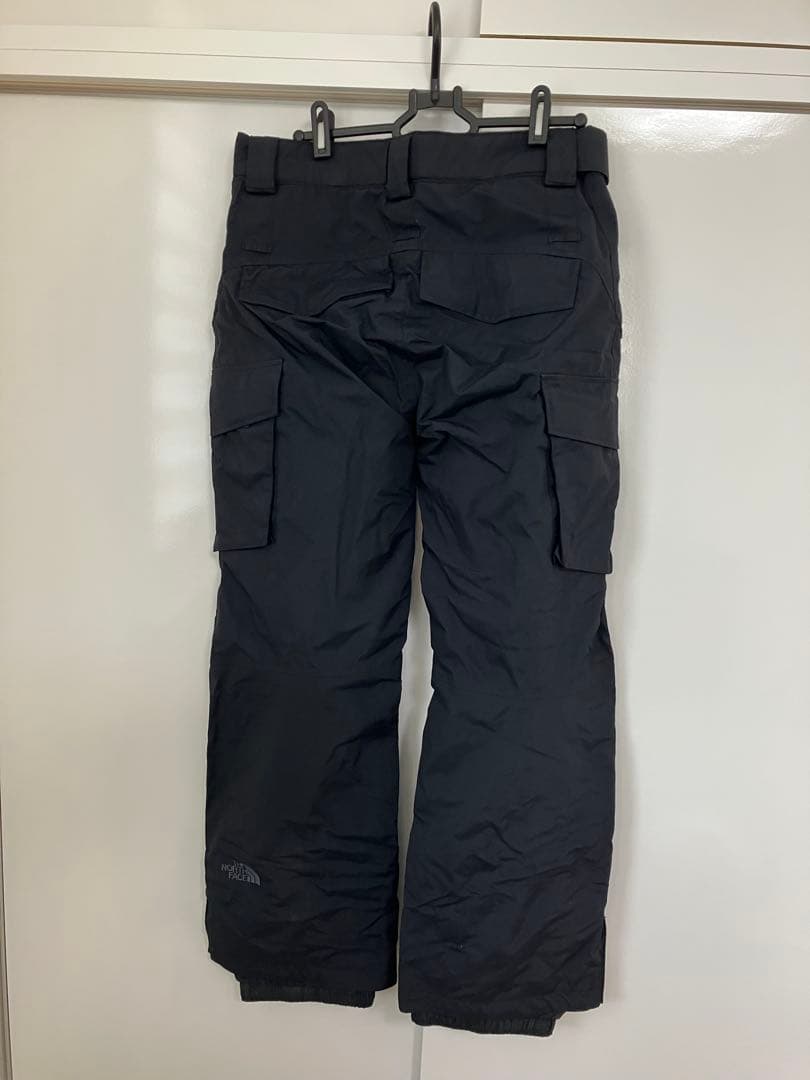 ＴＨＥ ＮＯＲＴＨ　ＦＡＣＥ　ノースフェイス上下スキースノボウェア　おまけ付き