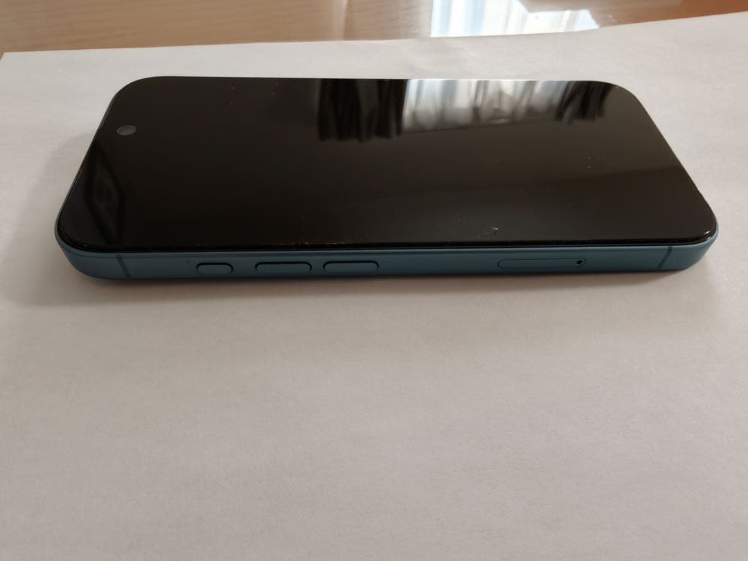 【極美品】iPhone 16 256GB ティール SIMフリー