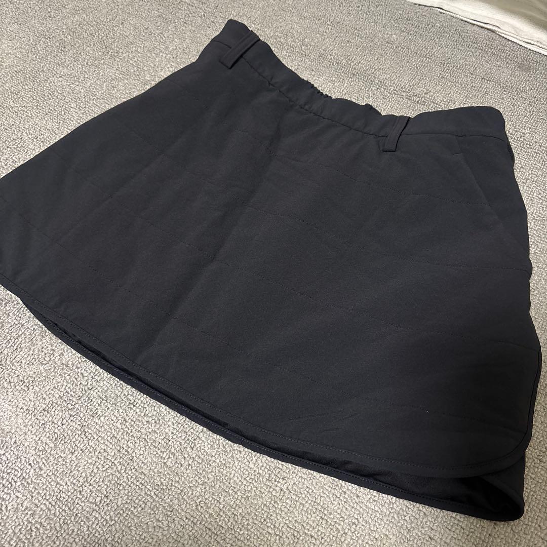adidas ブラック ゴルフスカート　中綿スカート