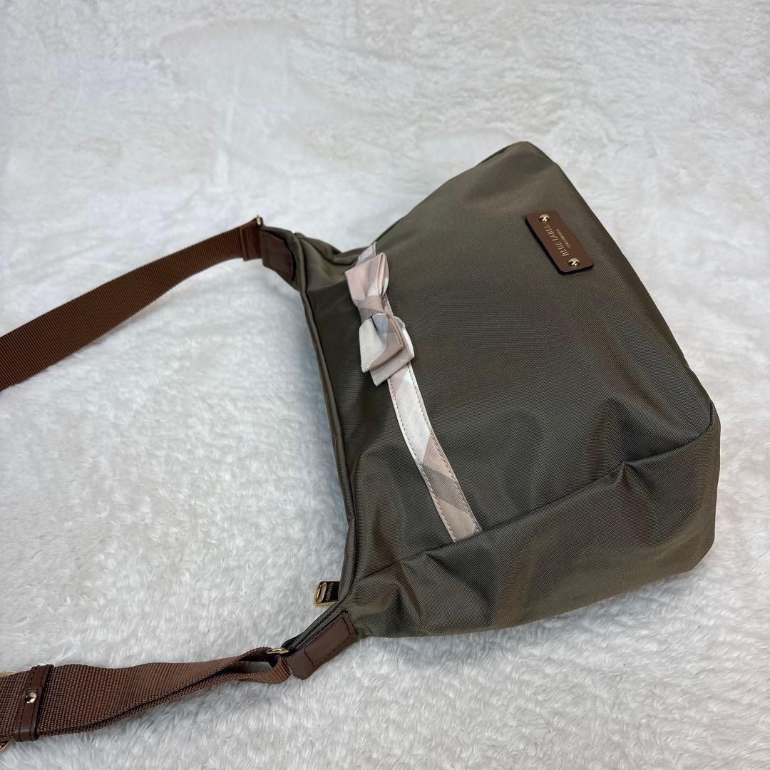 美品　ブルーレーベルクレストブリッジ ショルダーバッグ リボン チェック