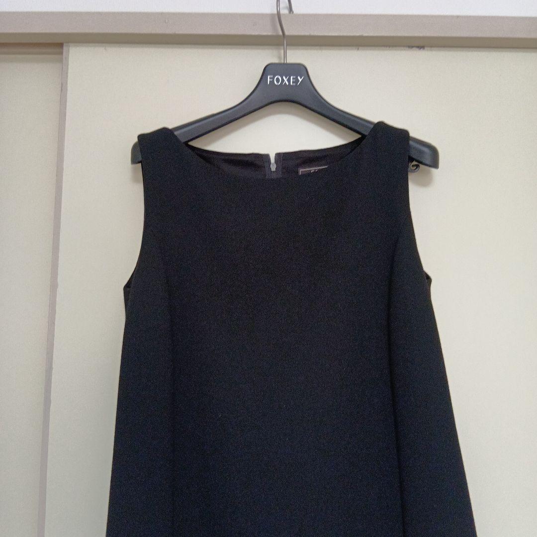 FOXEY 黒 ノースリーブ ひざ丈ワンピース