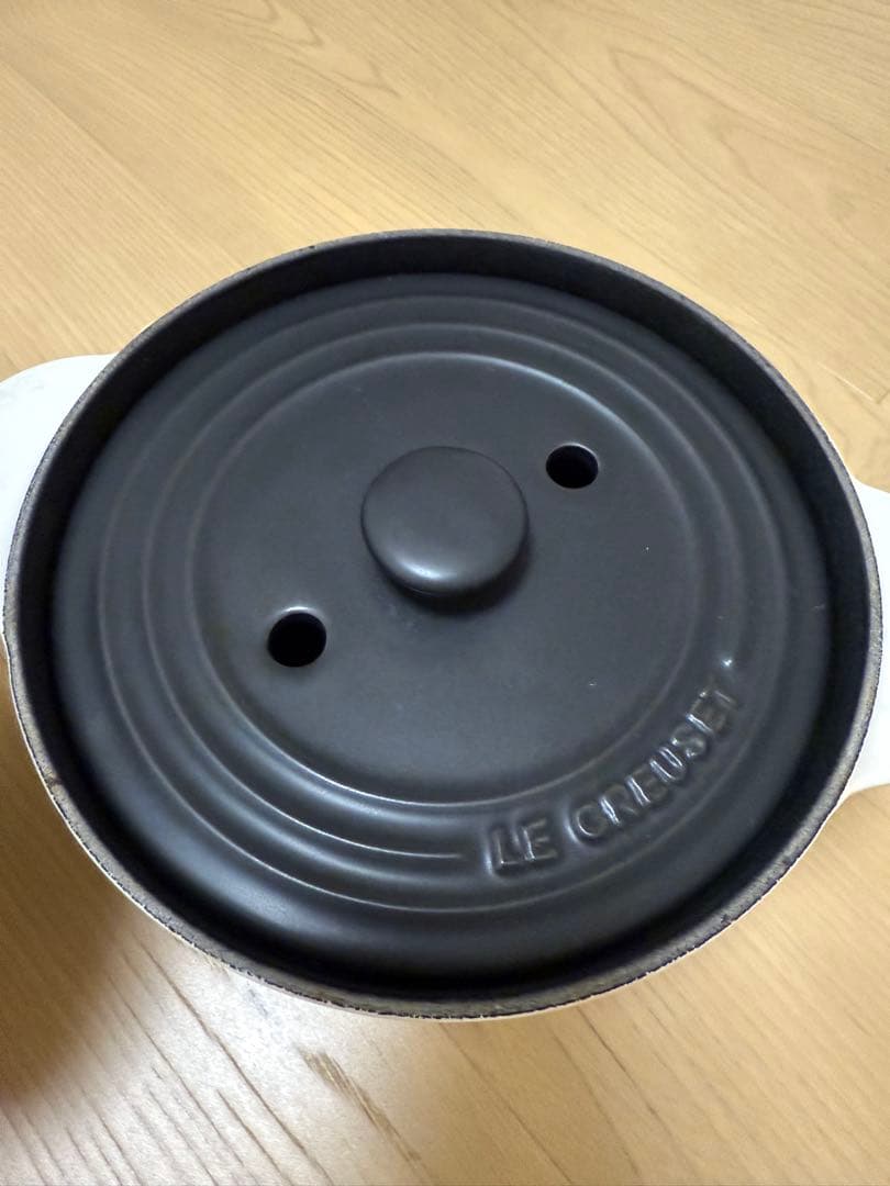 Le Creuset ココット・エブリィ 18 ホワイト インナーリッド付き