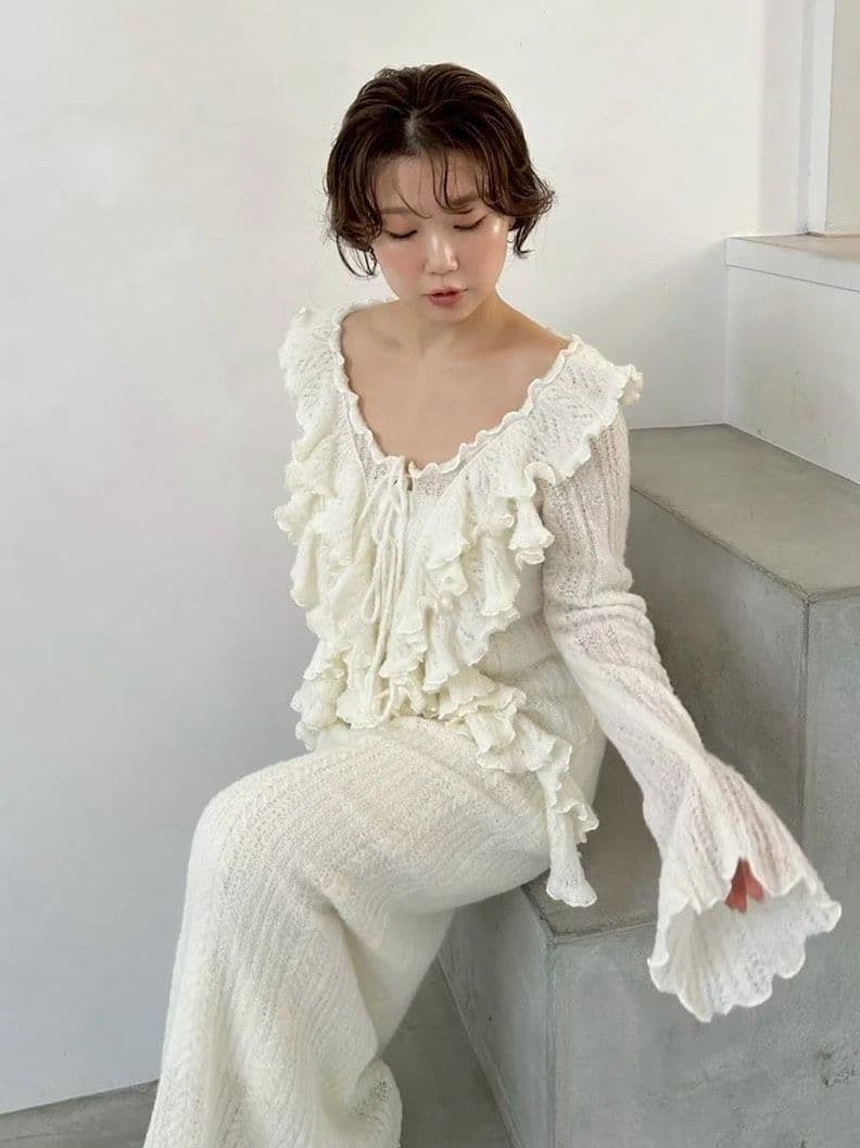 新品タグ付♥️定価以下 SNIDEL ラッフルデザインニットプルオーバー