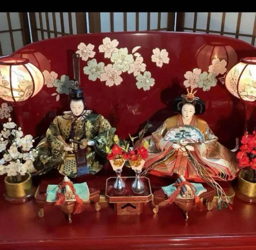 【豪華朱色金色】平成ひな飾り【女雛・男雛・親王飾台・道具】【飾り台・屏風】お