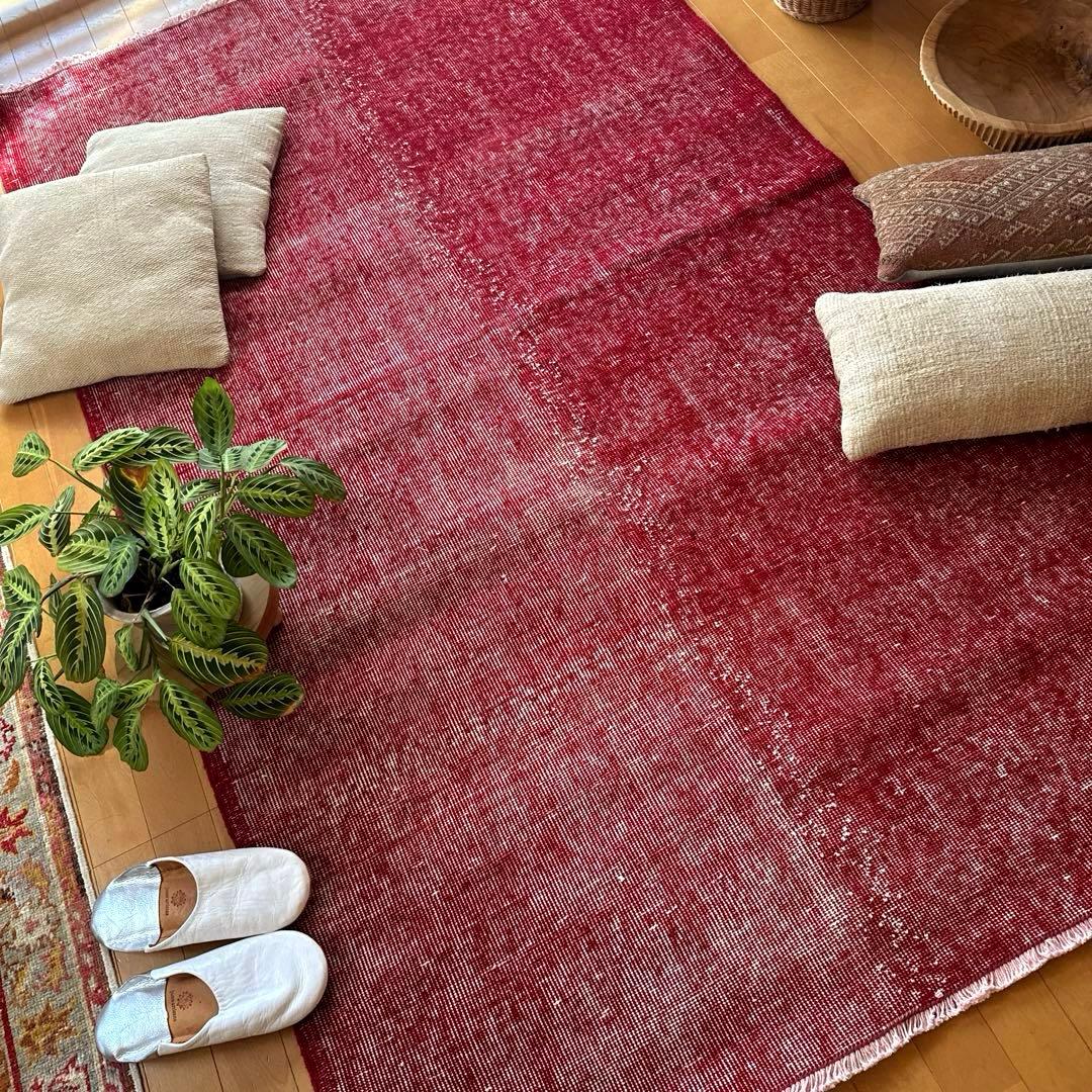 121×205 レッドオーバーダイ　ワンカラーラグ　トルコヴィンテージラグ