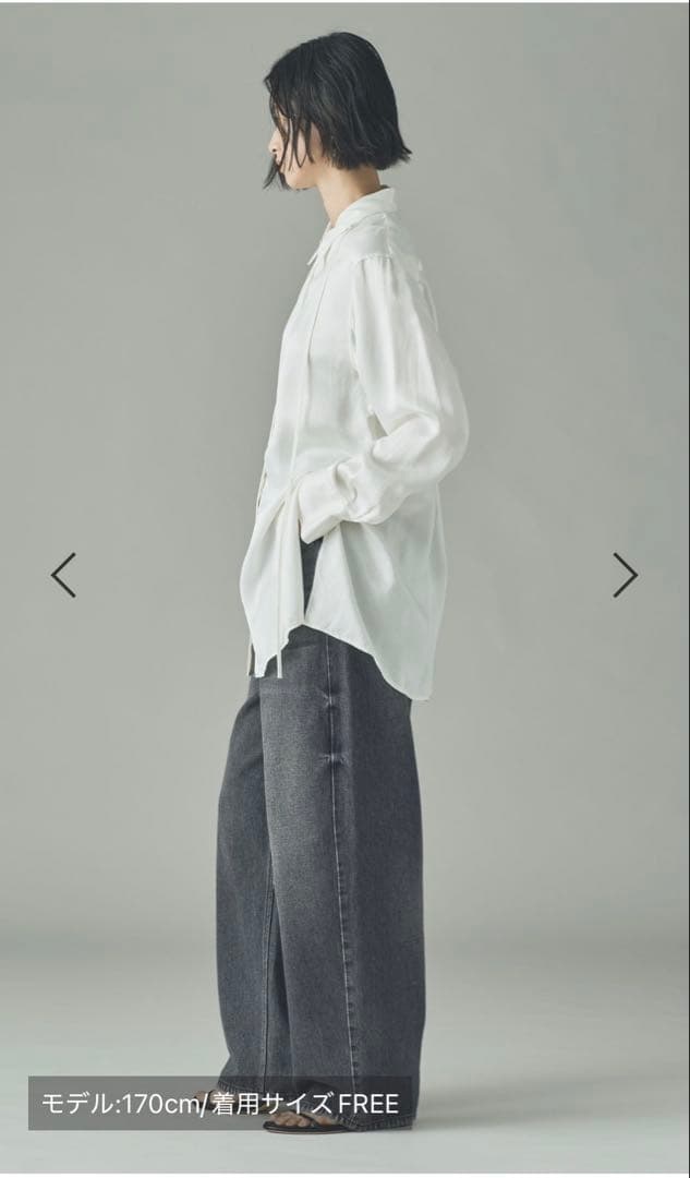 【新品未使用】カレンソロジー 今期 キュプラサテンシャツ ホワイト