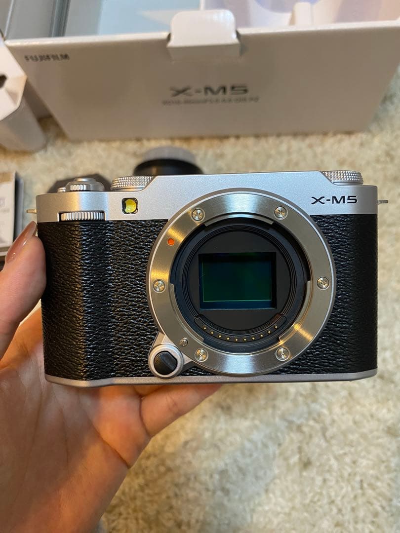 【未使用】FUJIFILM ミラーレスデジタルカメラ X-M5
