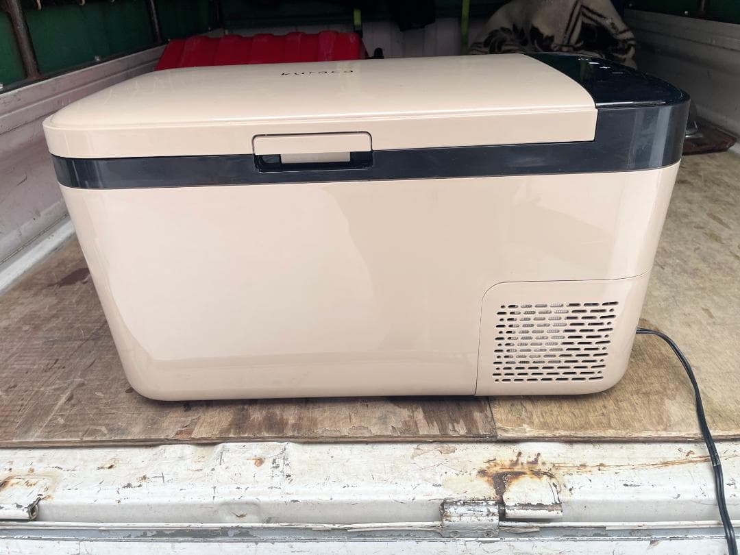 中古美品 20L ポータブル冷凍冷蔵庫 KFERA-20-DE クリーム色