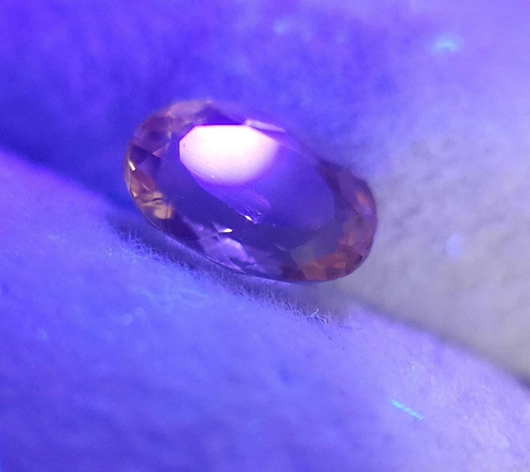 天然インペリアルトパーズ 1.050ct