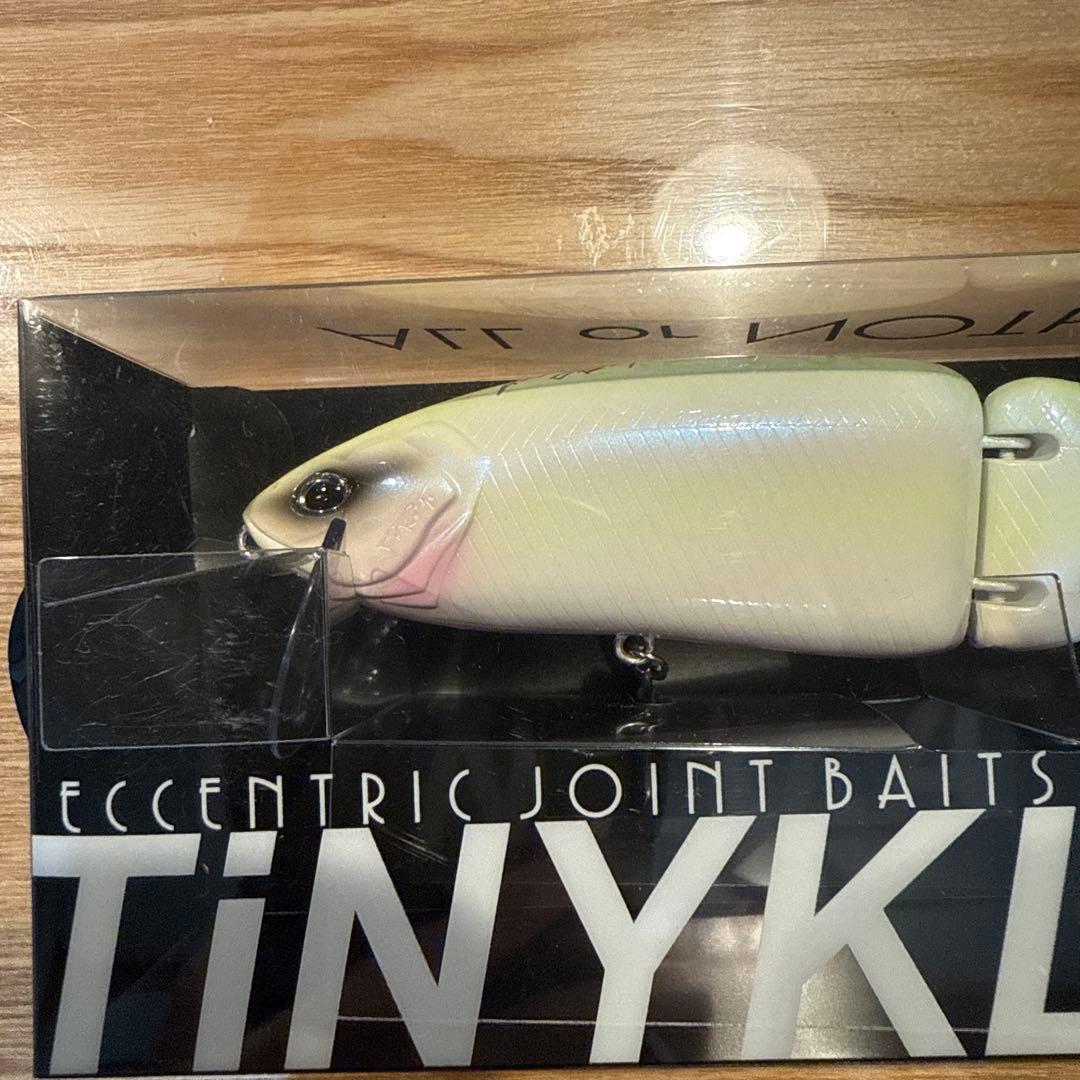 タイニークラッシュ　TINY KLASH フローティングビッグベイト　クイーン