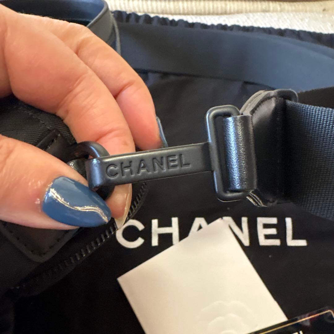 CHANEL ニュートラベルラインショルダーバッグ
