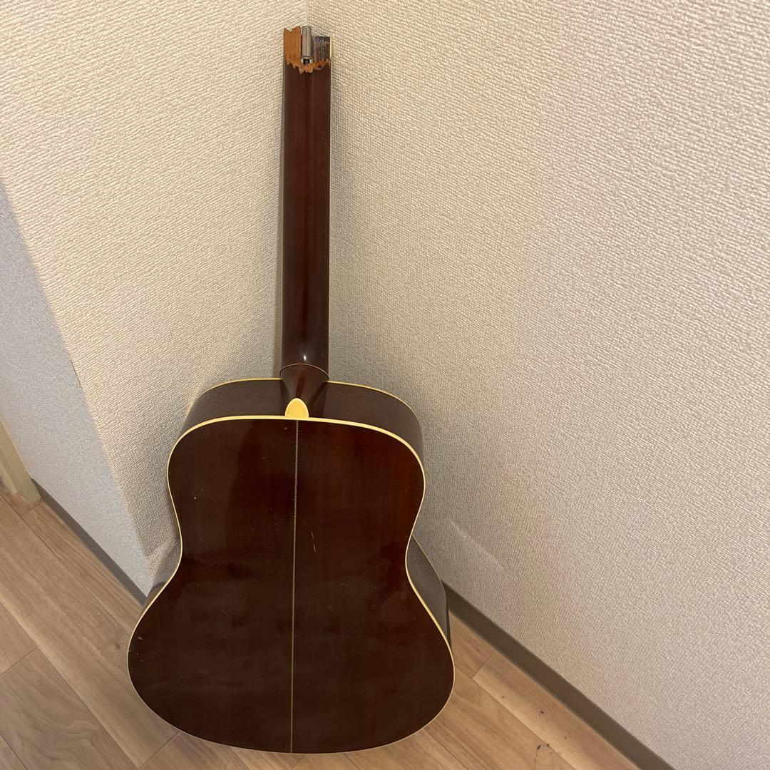 ロックスターが壊したアコースティックギター