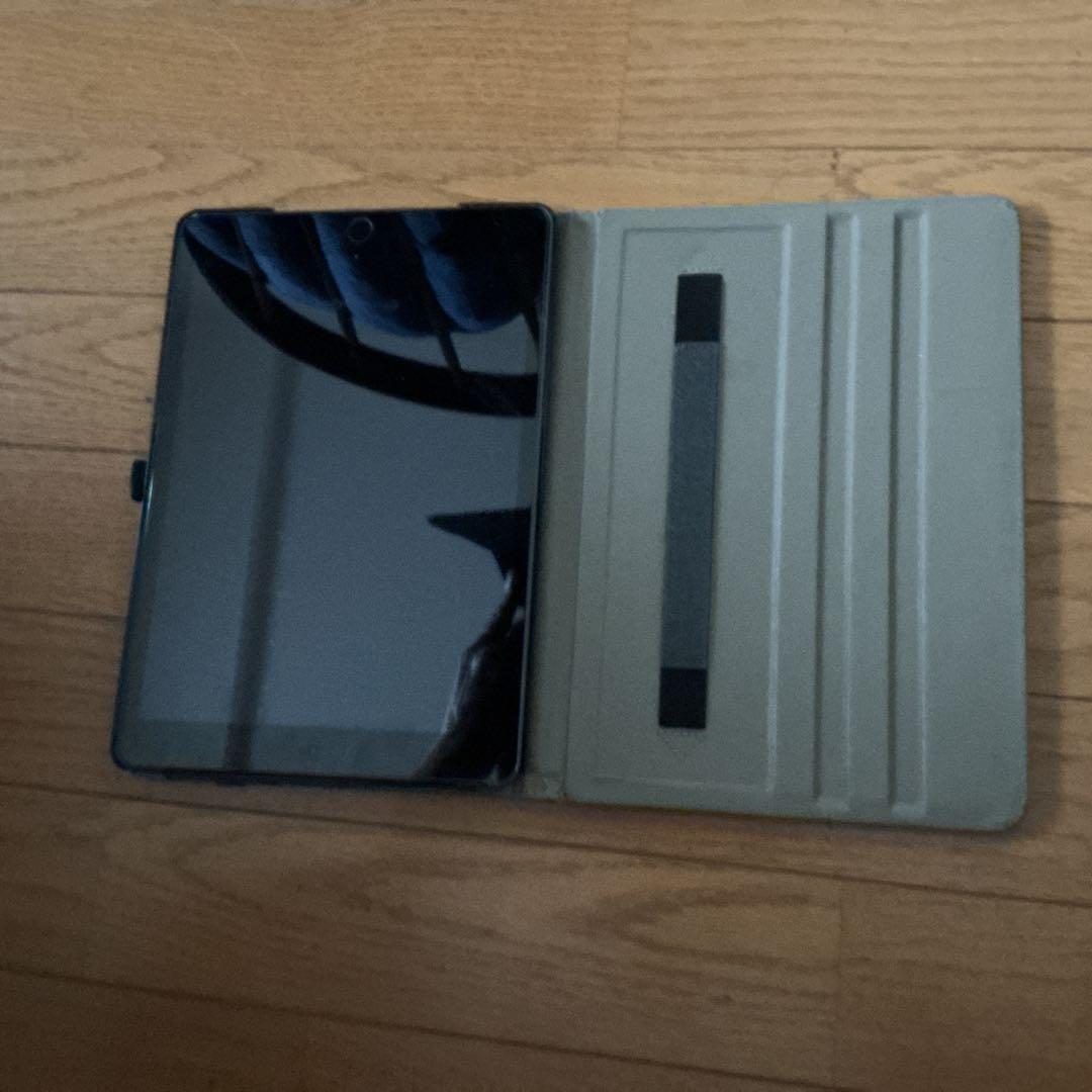 iPad 10.2インチ スペースグレー 本体