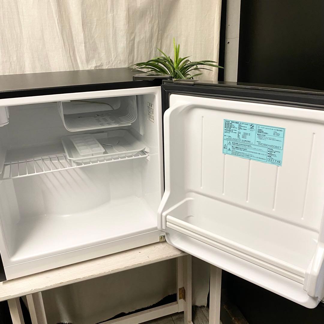 ダークな木目調がカッコいい！1ドア冷蔵庫40L