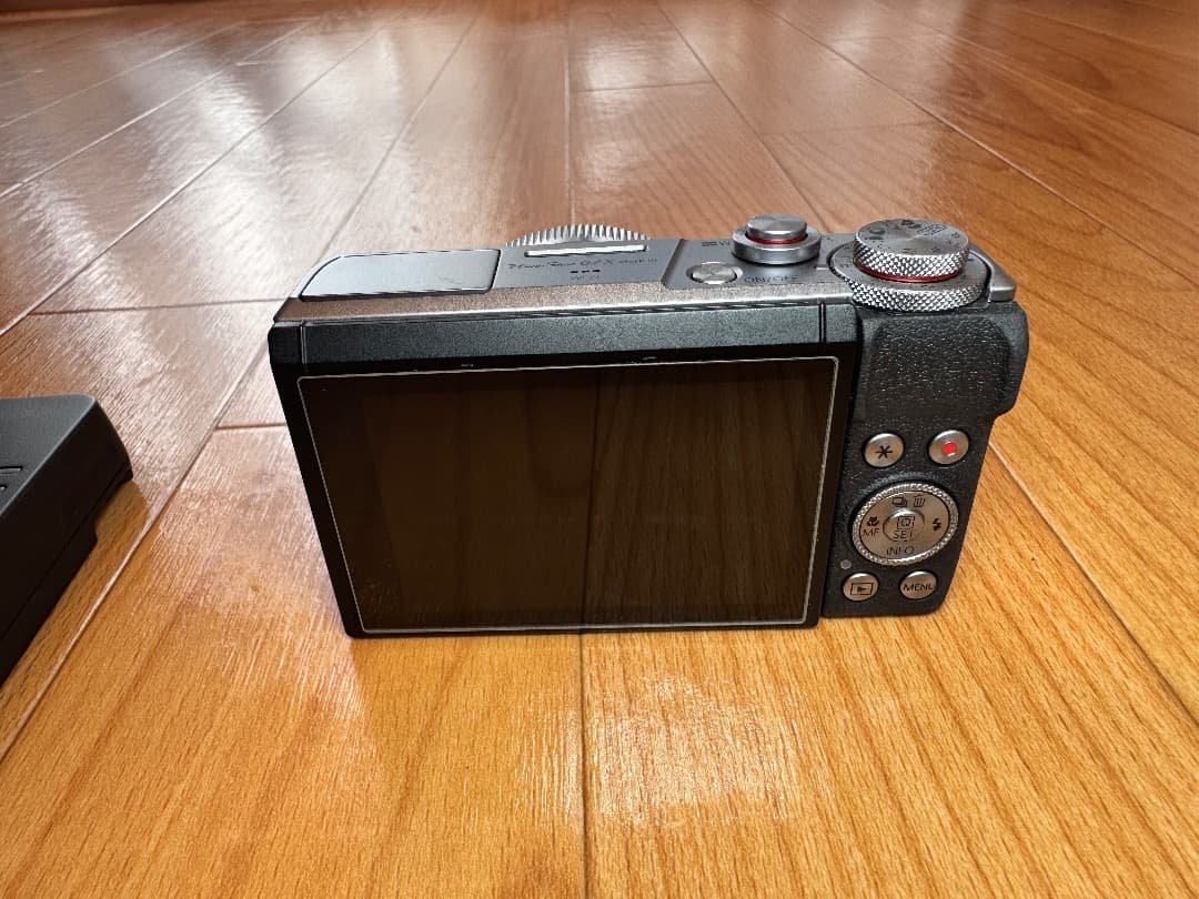 Canon G7X Mark Ⅲ バッテリー２個　充電器２個　リモコン付き