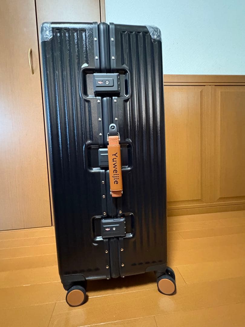 スーツケース
