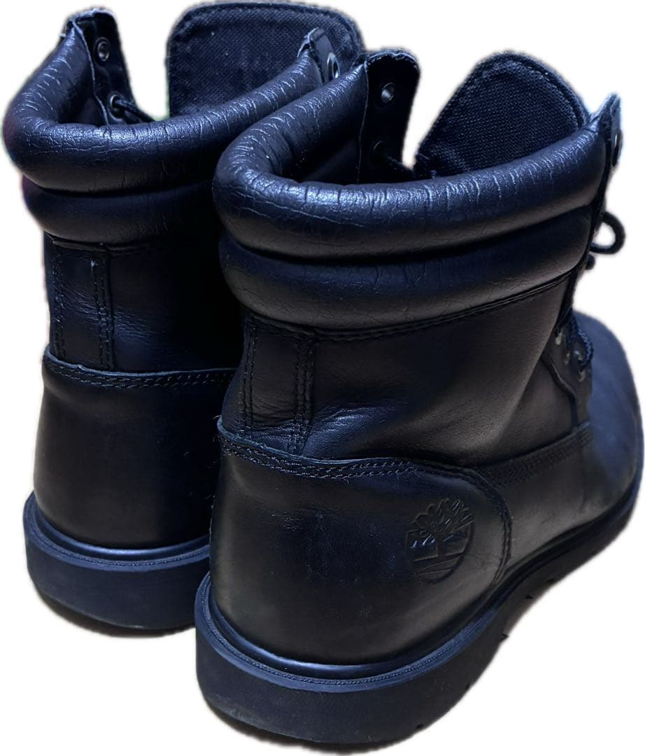 Timberland ブラック6インチブーツ　A1OT8