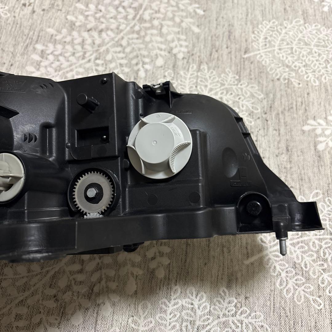 三菱ふそう　ファイター　ヘッドライト　左　ディスチャージ　たもつ