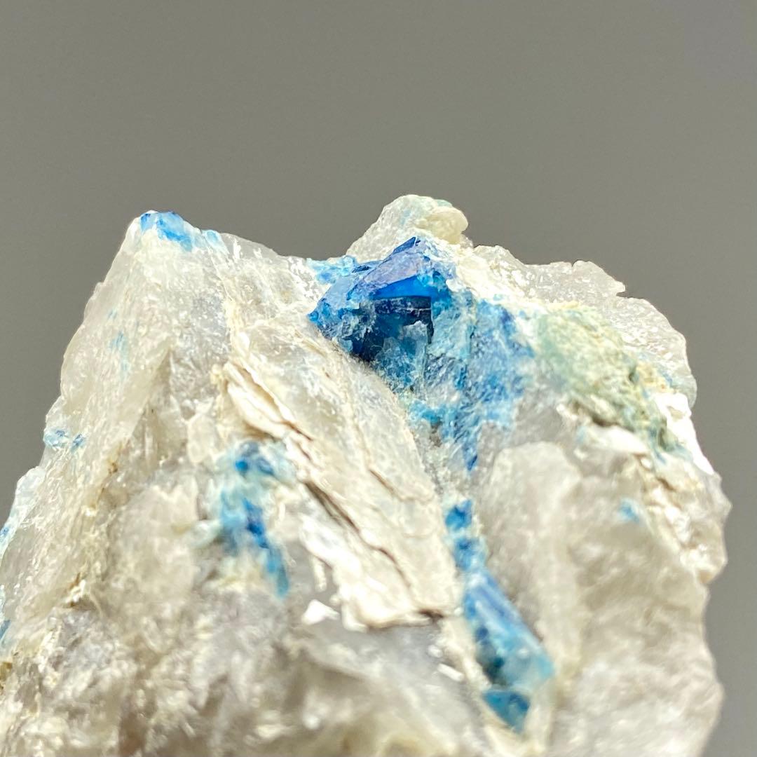 ユークレース　マイカ　ジンバブエ産　鉱物標本　原石鉱石　天然石　ストーン