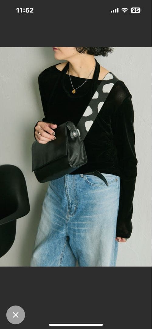 ⭐︎大人気earパピヨネドット柄ストラップの黒ショルダーバッグ