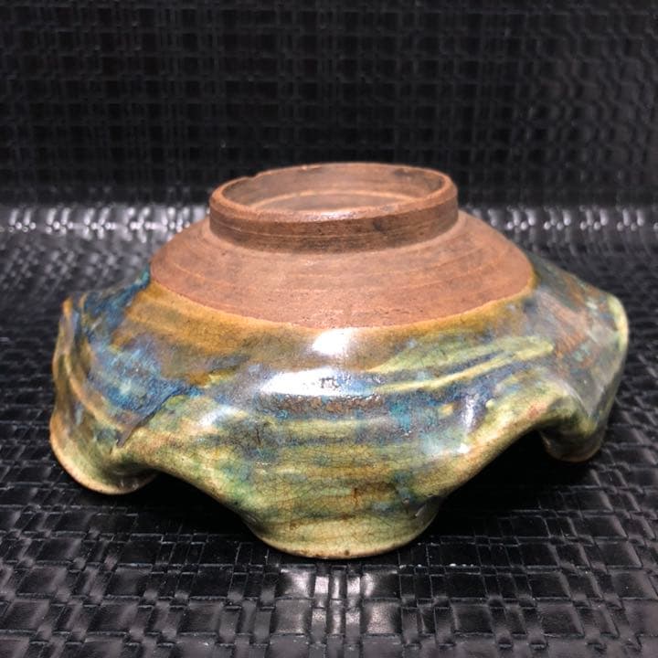 究極の美◼️蔵から美しい色合いの花鉢と思われる器が出て来ました。