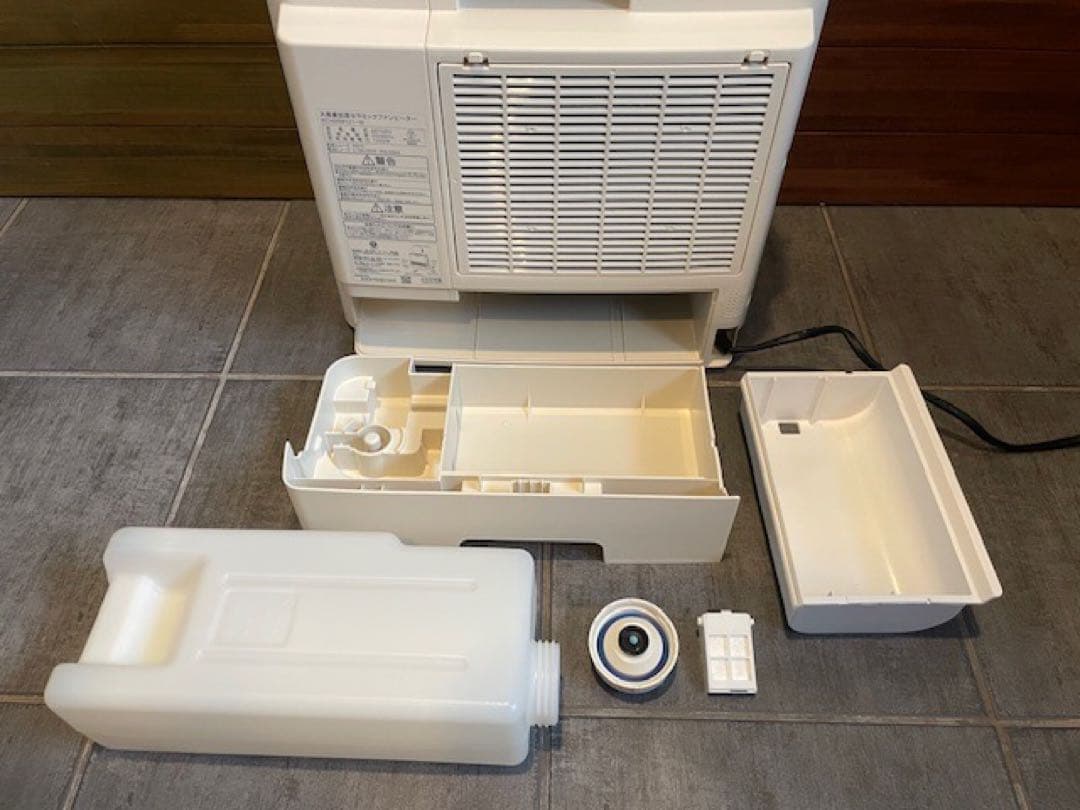 美品■アイリスオーヤマ KCHHM121 大風量加湿セラミックファンヒーター暖房