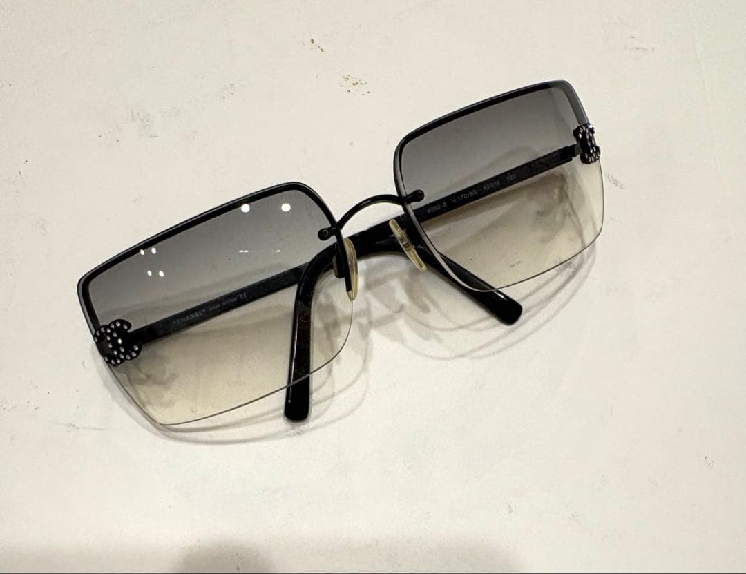 シャネル☆サングラス　ロゴ　ラインストーン　ココマーク　眼鏡4092 リムレス