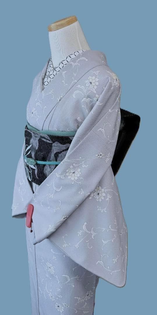 着物12　くるり　東レシルック　唐草紋様袷着物　グレー　身丈１６５裄丈６７cm