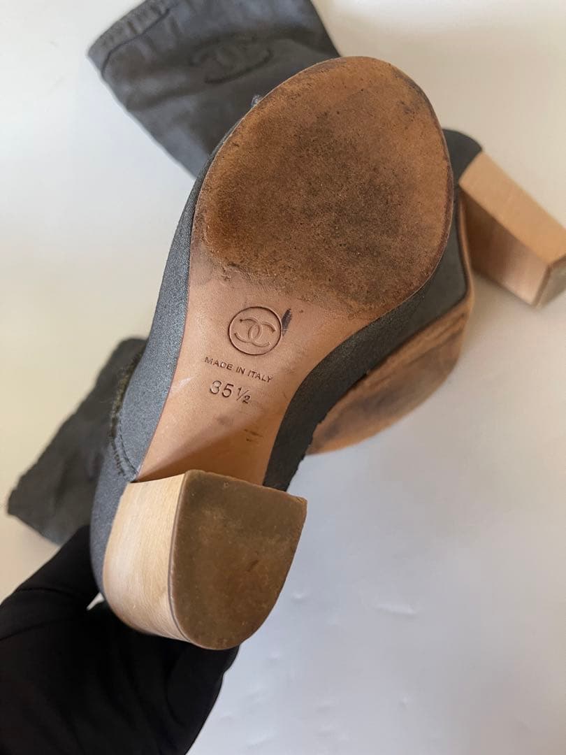 CHANEL グレー ロングブーツ