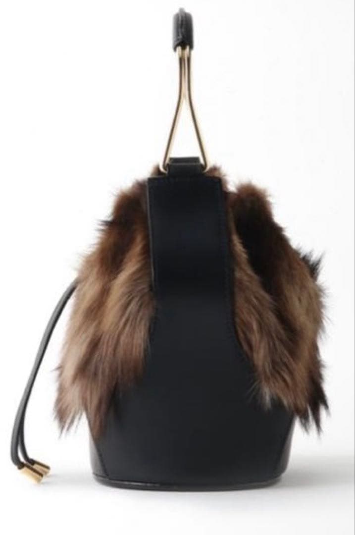 ヴィオラドーロ　レザー　ファー　ハンドバッグ