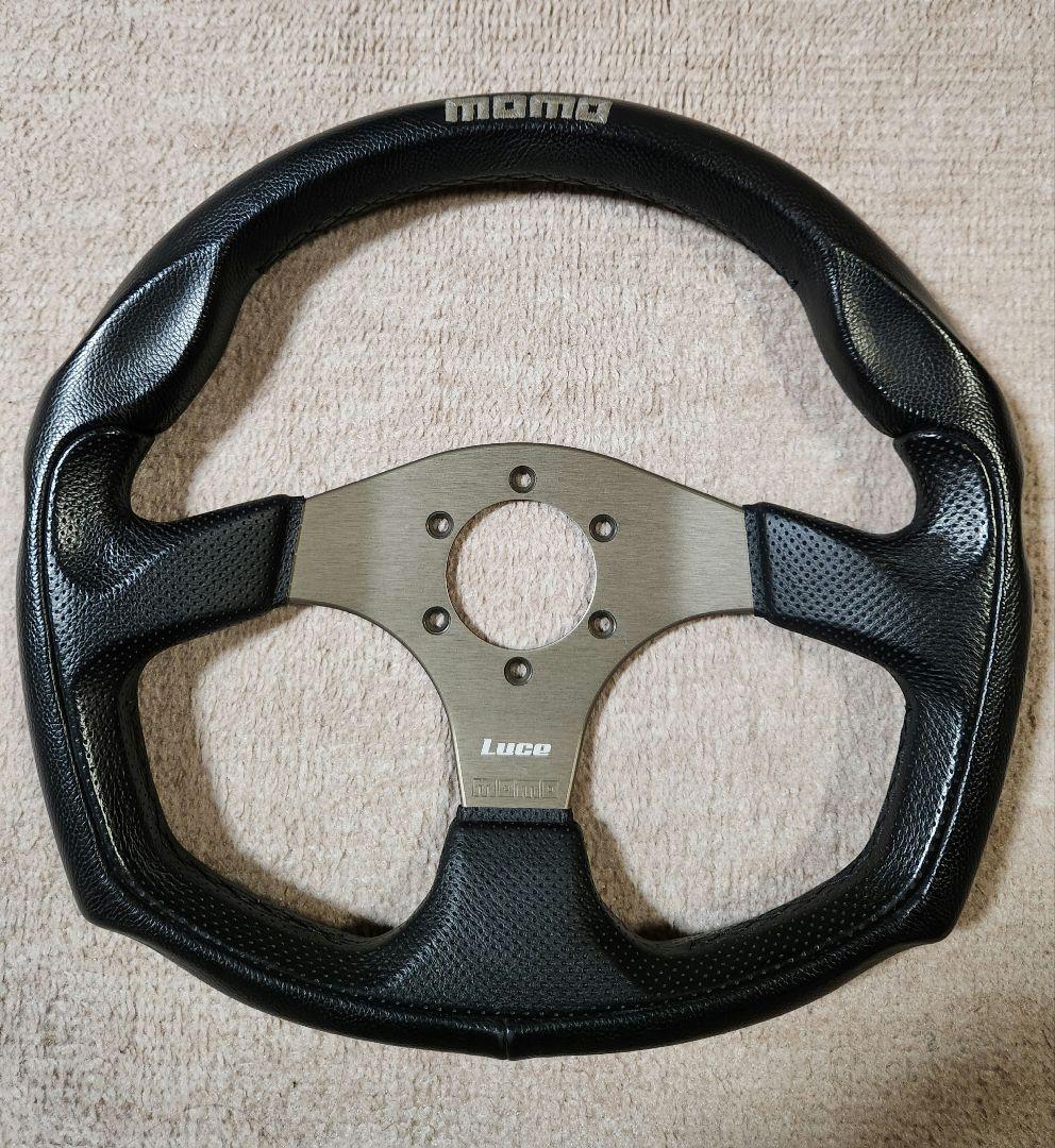 正規品‼️MOMO ステアリング Luce Dシェイプ