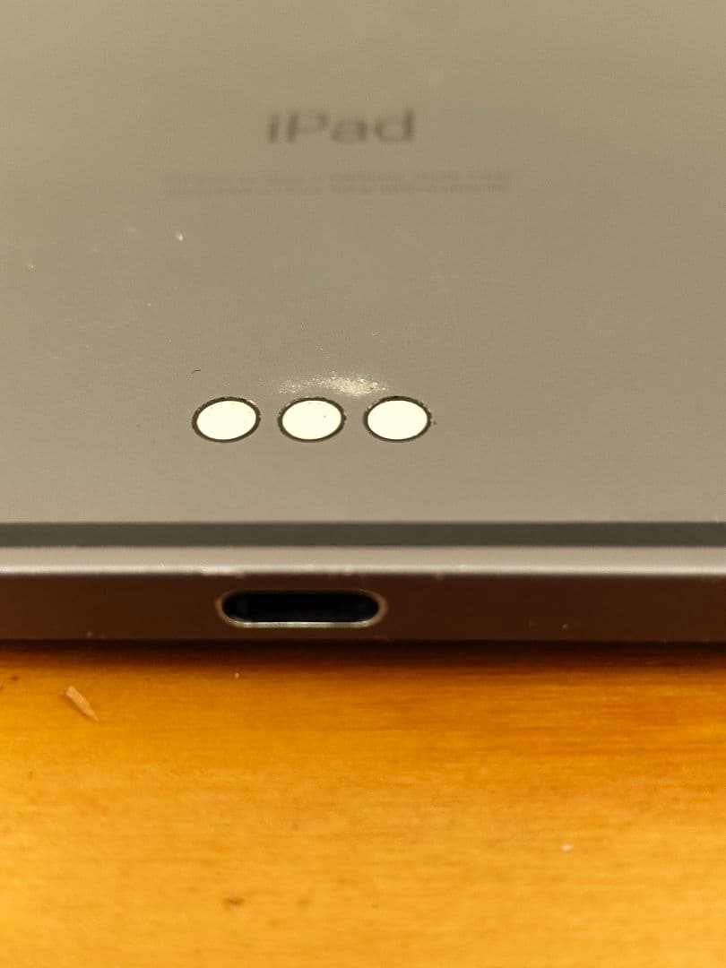 iPadPro11A1934ジャンク品アクティベーションロックバックライト不良