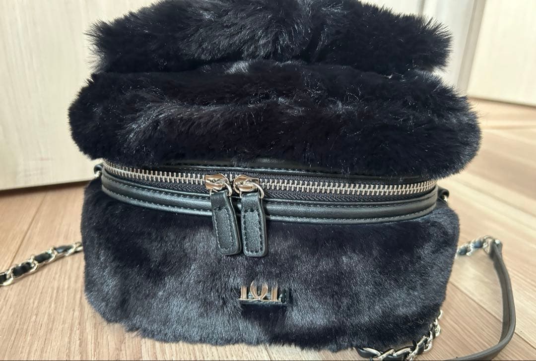 darich ダーリッチ フェイクファーショルダーミニバッグ BLK バニティ