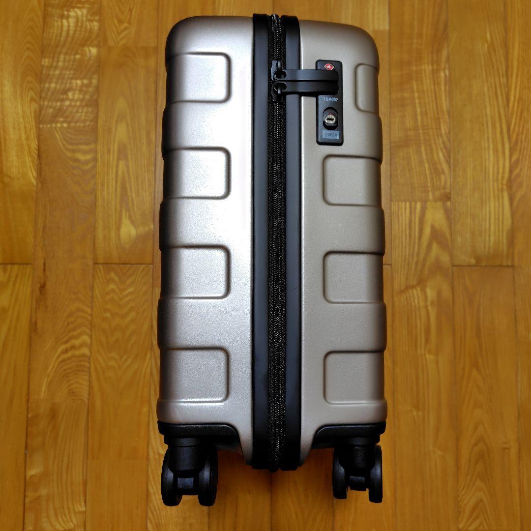 無印良品　ハードキャリーケース　ベージュ　20リットル