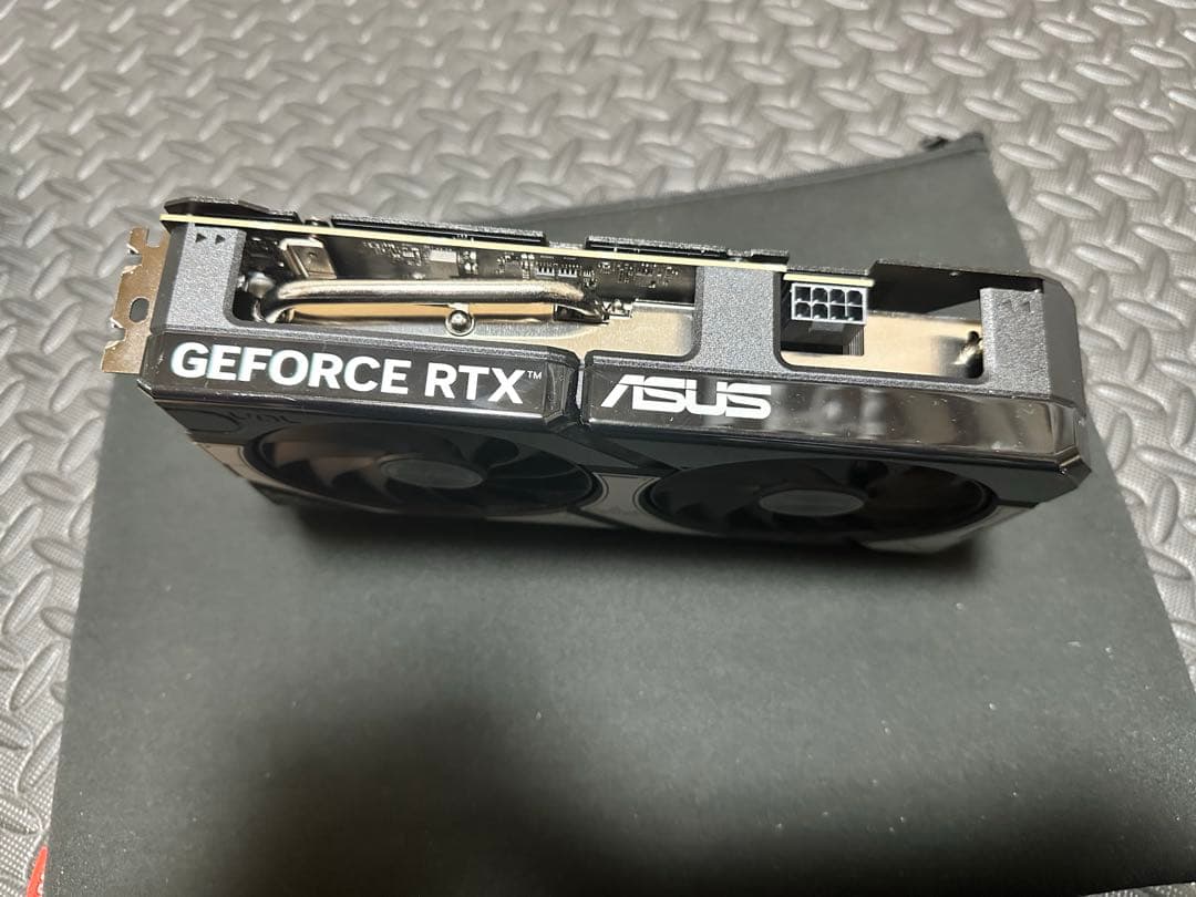 美品ASUS Dual GeForce RTX 5060Ti 8GB