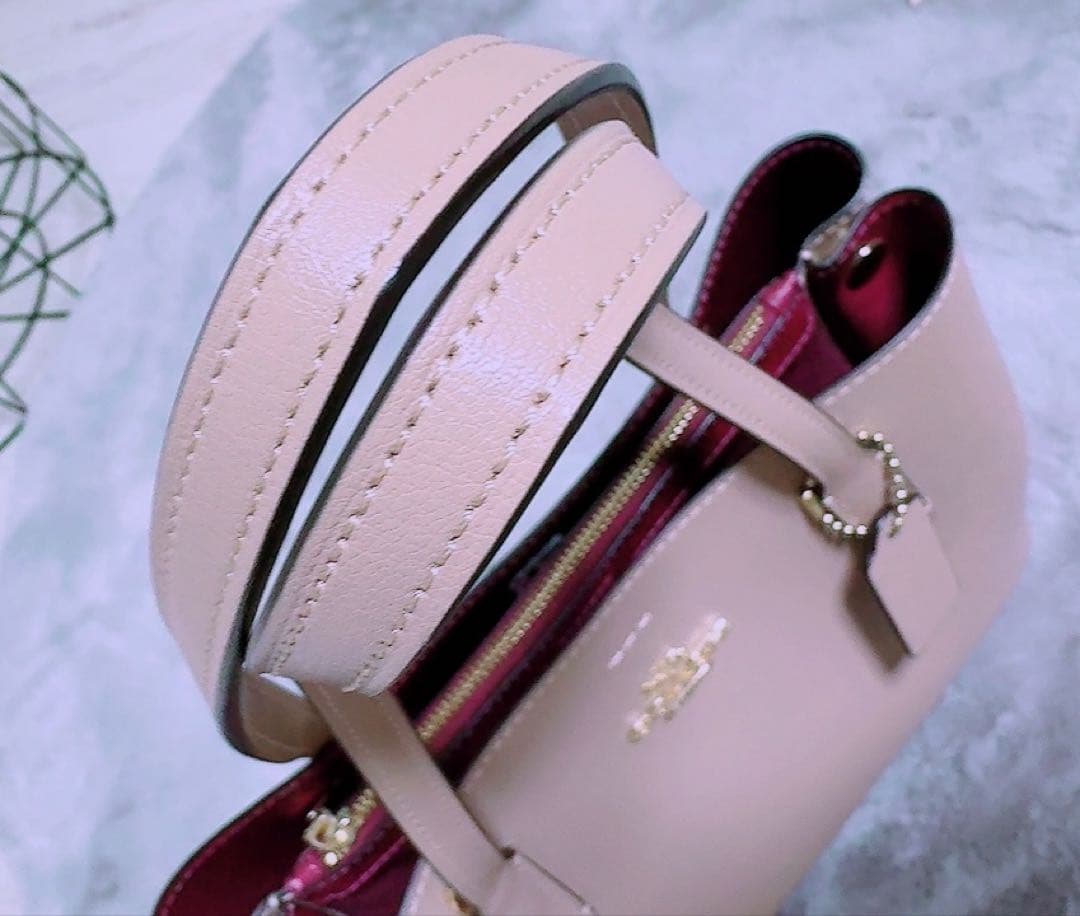 み*い様 COACH ショルダーバッグ ベージュ