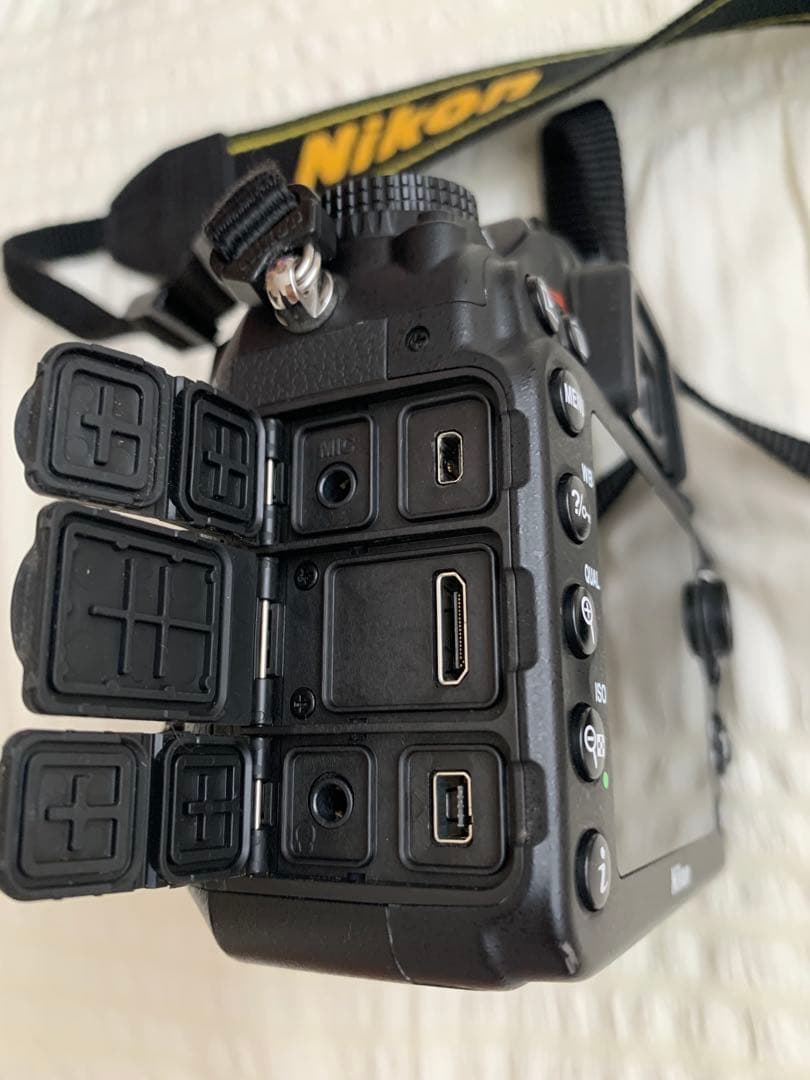 多言語対応D7100 18-105mm + Ai-S 50mm f 1.8