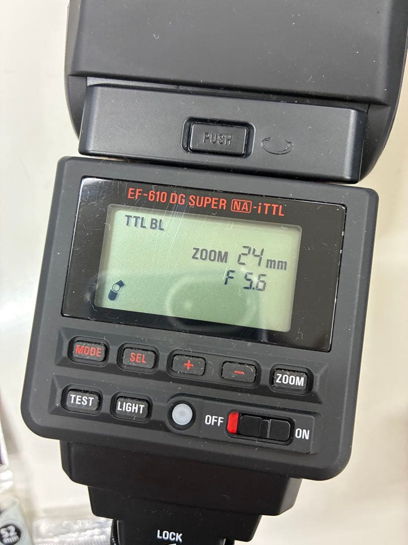 Nikon ニコン D3200 デジタル一眼レフカメラセット【フラッシュ故障？】