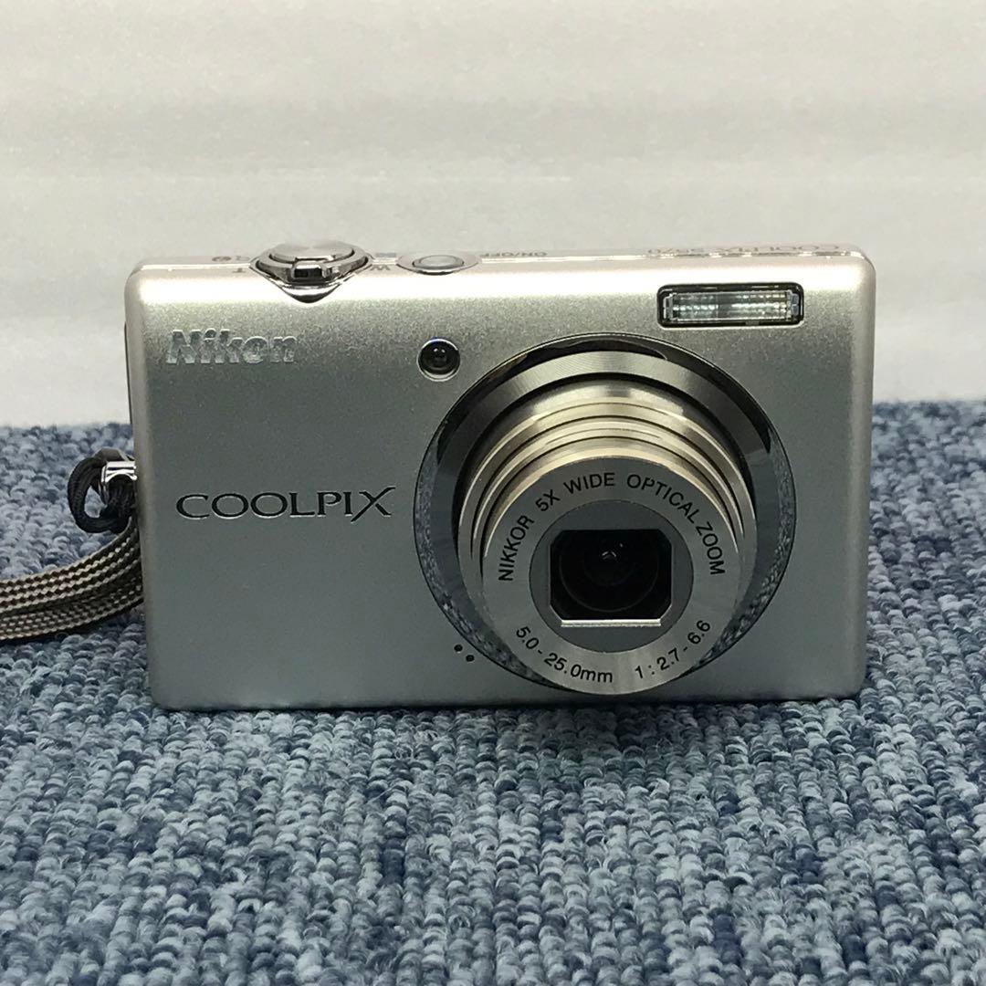 美品Nikon COOLPIX S570 シルバー