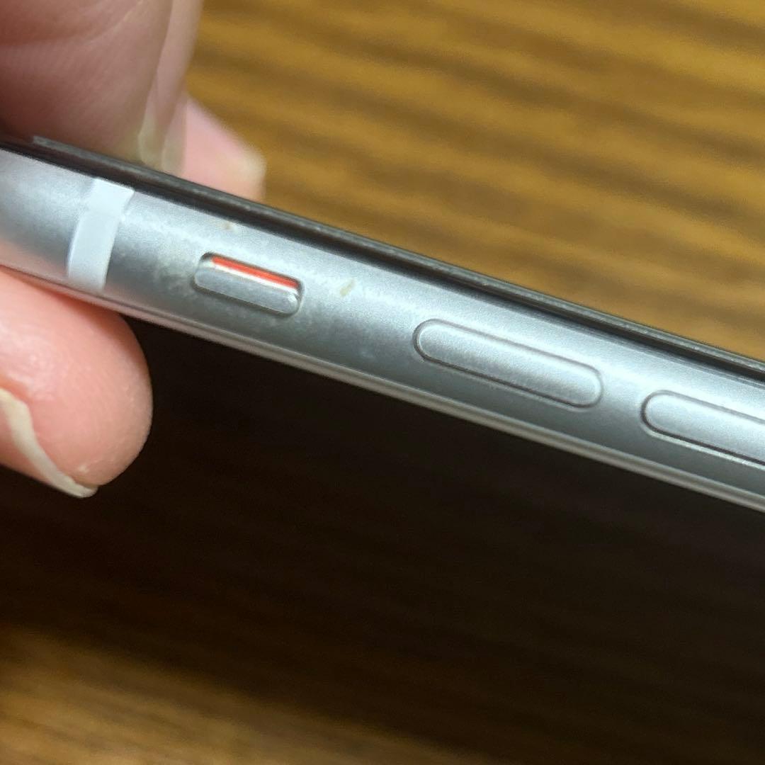 Apple iPhone SE (第2世代) ホワイト 最大容量87％