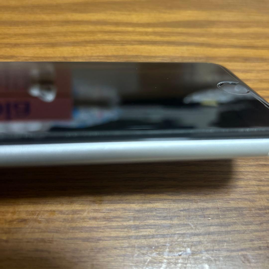 Apple iPhone SE (第2世代) ホワイト 最大容量87％