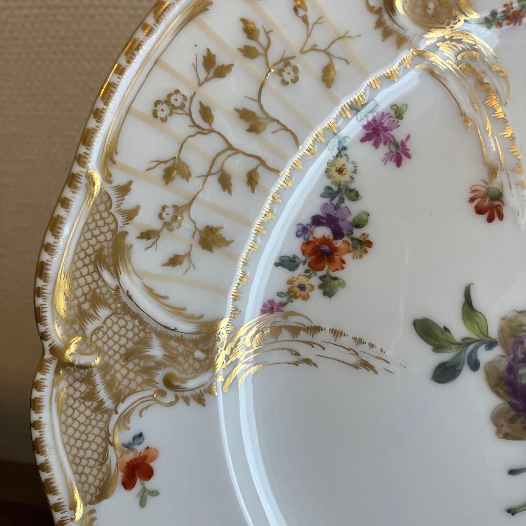 ベルリンKPM    アンティーク　麦わらギクのブーケ金彩プレート