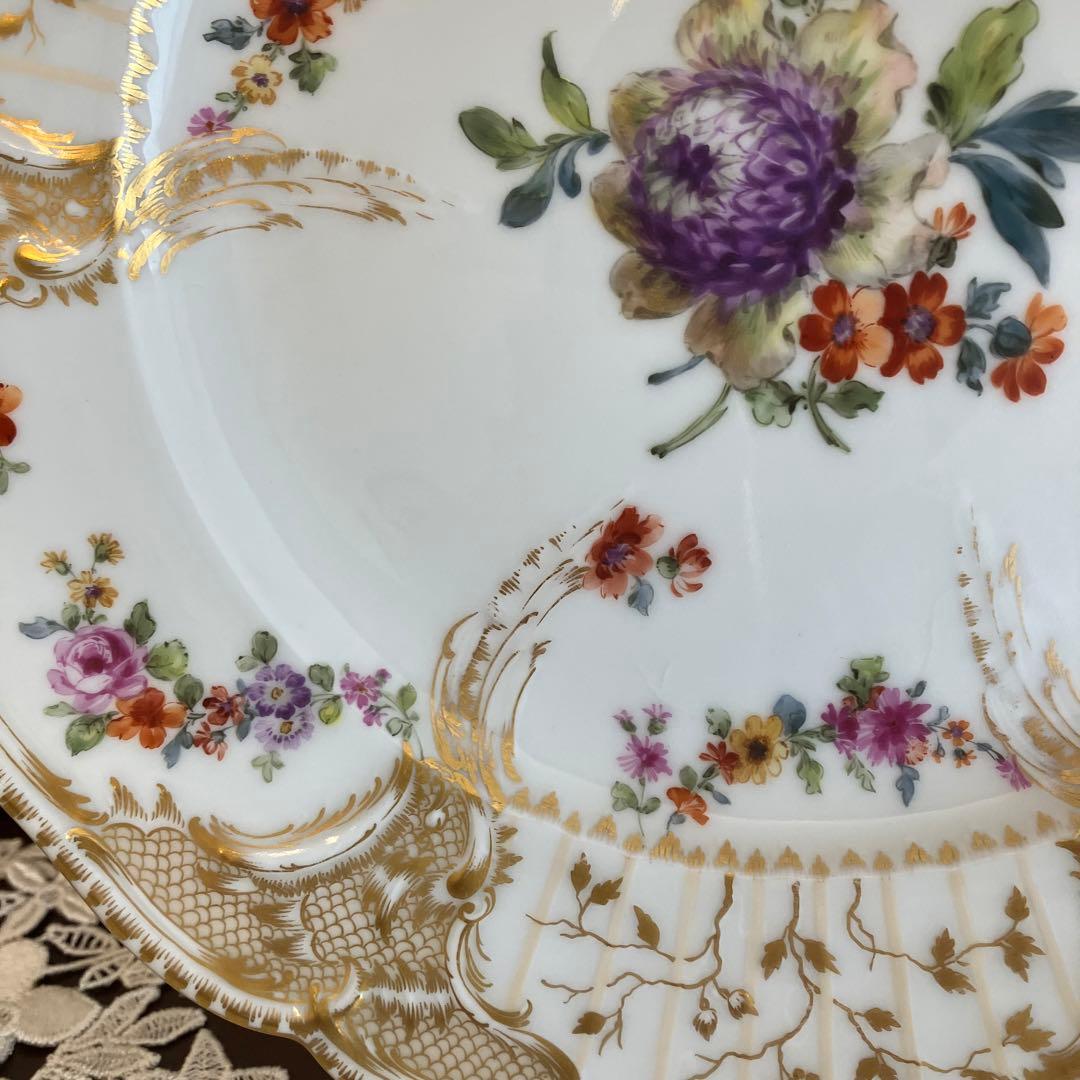 ベルリンKPM    アンティーク　麦わらギクのブーケ金彩プレート